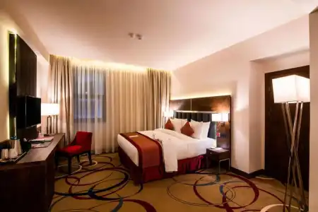 Ramada & Suites by Wyndham - 43