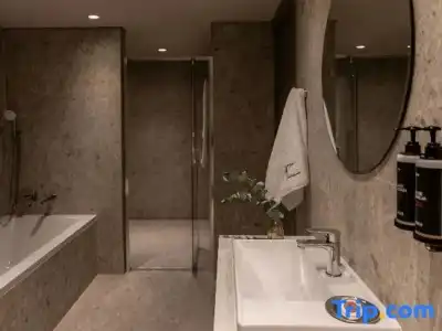 Crown Resorts Horizon - 50
