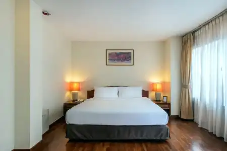 Bandara Silom Suites - 50