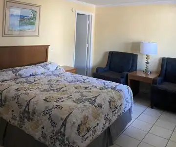 Ocean Cove Motel - 2