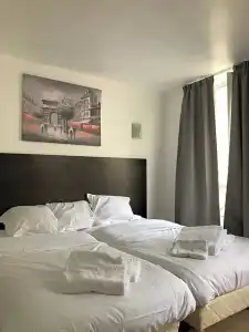 Hôtel De Bordeaux - 77