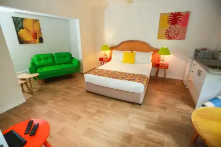 Port Douglas Motel - 2