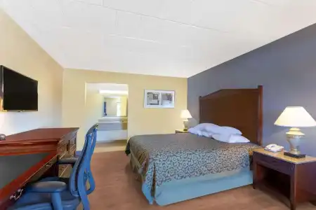 Red Roof Inn Baltimore - 4