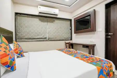 Kamran Residency - Near US Embassy - 43