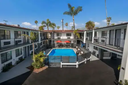 Sunset West, SureStay Collection by Best Western - 15
