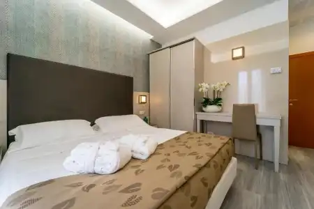 Stella d'Oro - 166