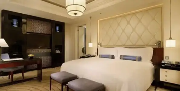 The Peninsula Shanghai - 10
