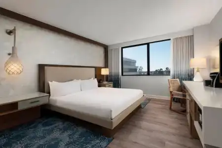 Renaissance Newport Beach - 50