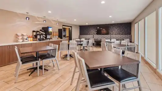 Best Western Plus Las Vegas West - 22