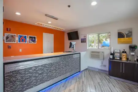 Motel 6 Savannah, GA - 1