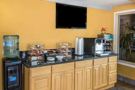Newport Inn By OYO - Hwy 101 - 11
