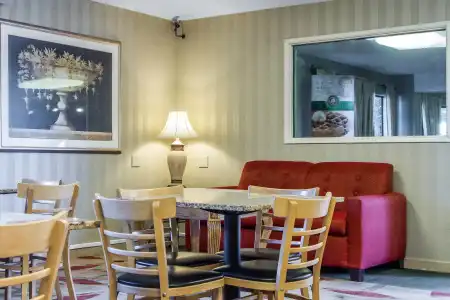 Quality Inn Oakland Airport - 2