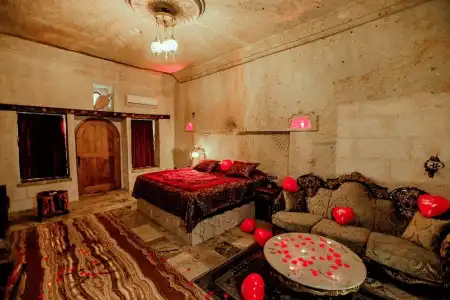 Oread Cave Suites - 400
