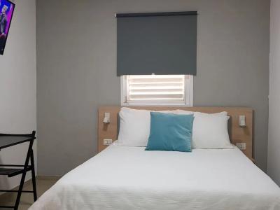 Airport Guest House - 9