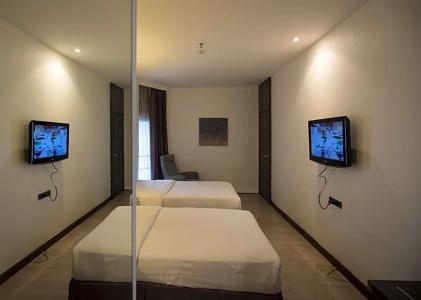 Sukhumvit Suites - 52
