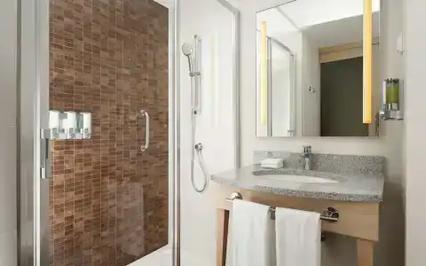 Hampton By Hilton - 57