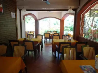 Renzo's Inn - 10
