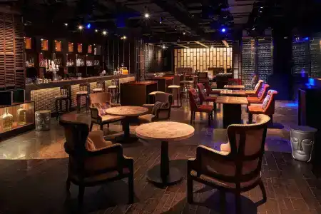 Courtyard by Marriott Mumbai International Airport - 14
