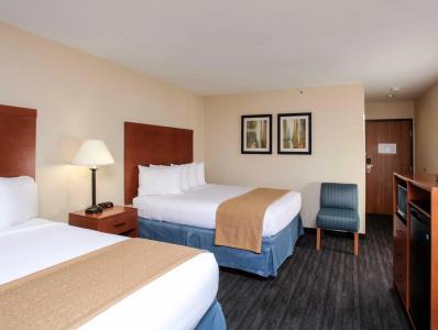 Quality Inn Oakwood - 59