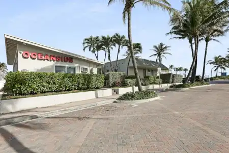 OceanSide Boutique - Hollywood - 34
