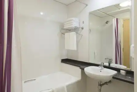 Premier Inn Dubai Investments Park - 7