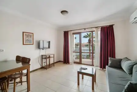 Fora Apart - 74
