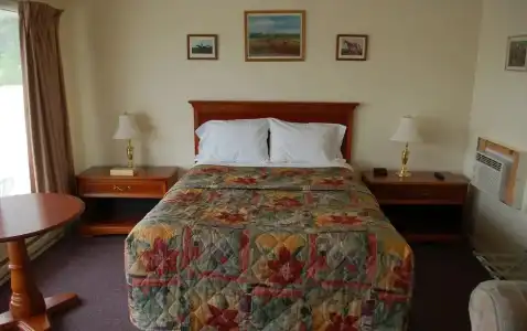 Sara Glen Motel - Saratoga Springs-Glens Falls - 68