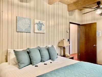 Breakers Boutique Inn - 44