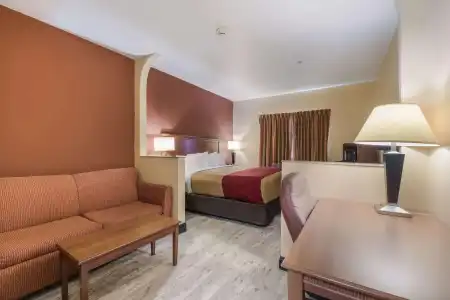 Econo Lodge Inn & Suites Little Rock SW - 41
