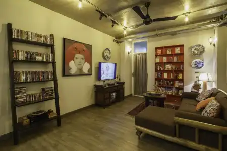 Chala Number 2 Art and Gallery House - 13