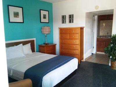 Desert Hills Motel - 45