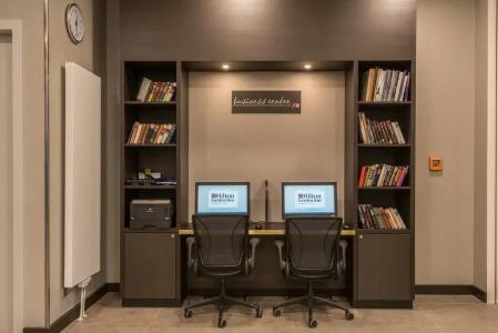 Hampton by Hilton Kaiserslautern - 12