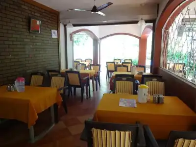Renzo's Inn - 11