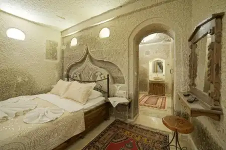 Safran Cave - 126