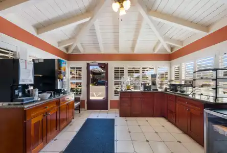 Clarion Collection Wilkie's Inn Pacific Grove - Monterey - 17