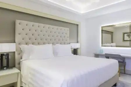 Aleph Rome, Curio Collection by Hilton - 3