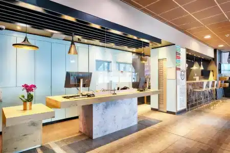 B&B Düsseldorf-Hbf - 18