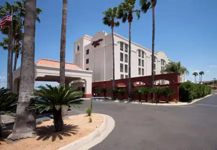 Hampton Inn Laredo - 25