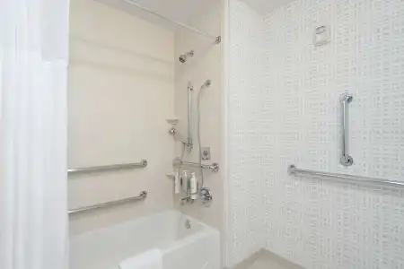 Hampton Inn & Suites Tulsa/Central - 48