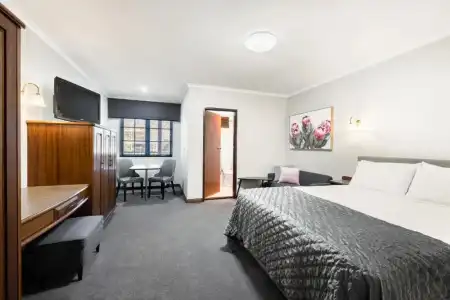 Adelaide Inn - 40