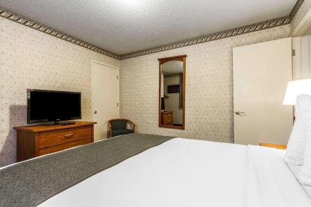 Quality Inn & Suites Silicon Valley - 26