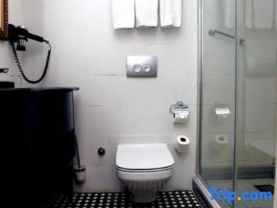 Meroddi Pera Flats - 75