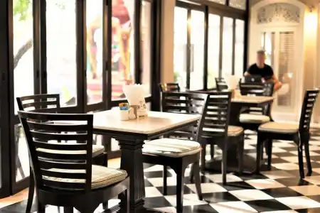 La Petite Salil Sukhumvit 8 - 23