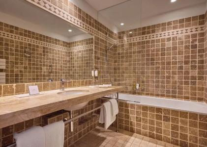 de Bourgtheroulde, Autograph Collection - 45