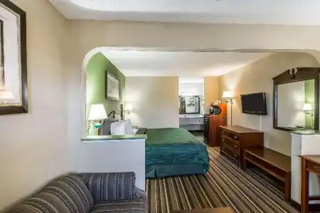 Quality Inn & Suites Macon North - 20