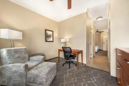 Best Western Plus Silver Saddle Inn - 73