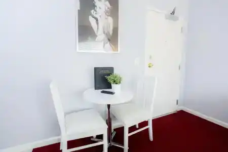 The Hollywood - 12