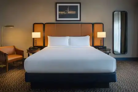 DoubleTree Suites by Hilton Lexington - 72