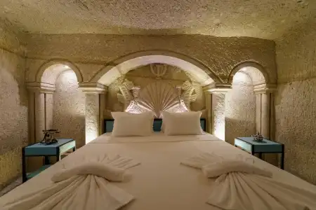 The Niche Cave - 182