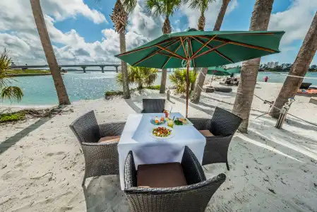 DreamView Beachfront & Resort - 26